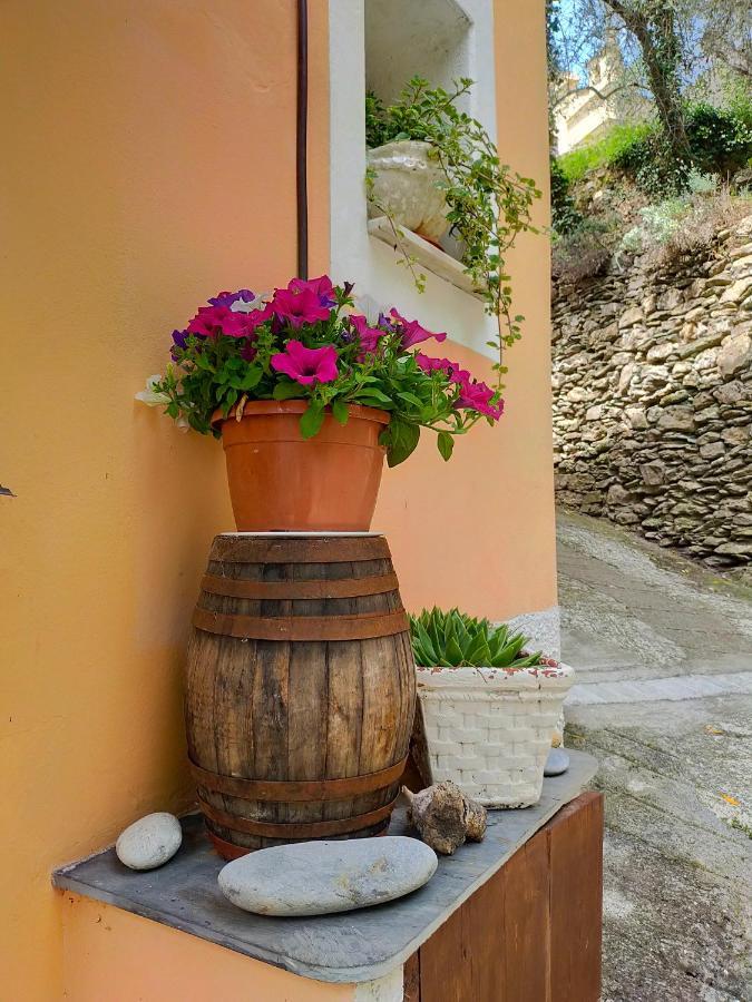 Casa Vacanze Sole Borghetto d'Arroscia Esterno foto
